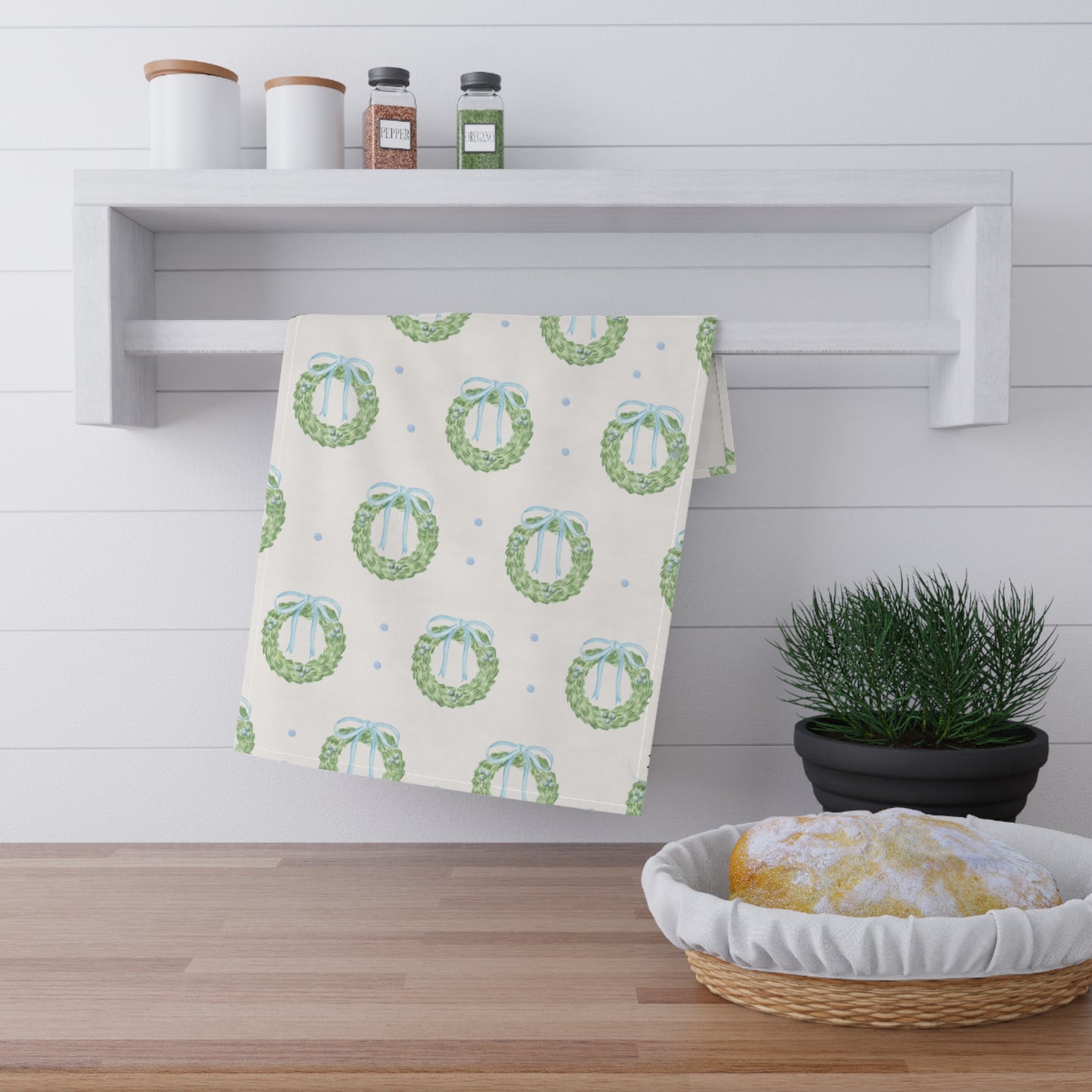 Green Wreath Pattern Tea Towel | Holiday Kitchen Linen