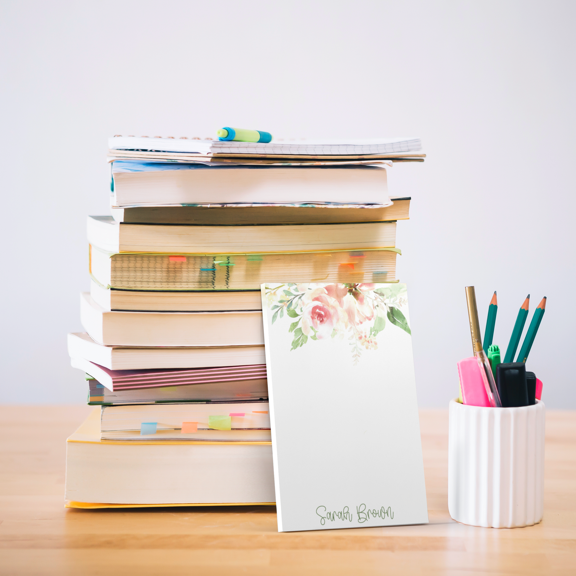 Custom_Floral_Notepad_Personalized_Peac_4x6_Lifestyle_02_Mockup.png_15668925