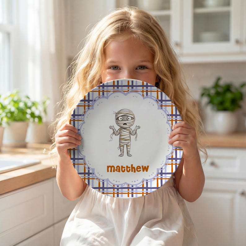 Personalized Halloween Plate for Kids detail
